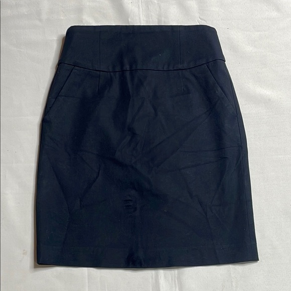 BANANA REPUBLIC Classic Black Women's Skirt - Picture 4 of 8